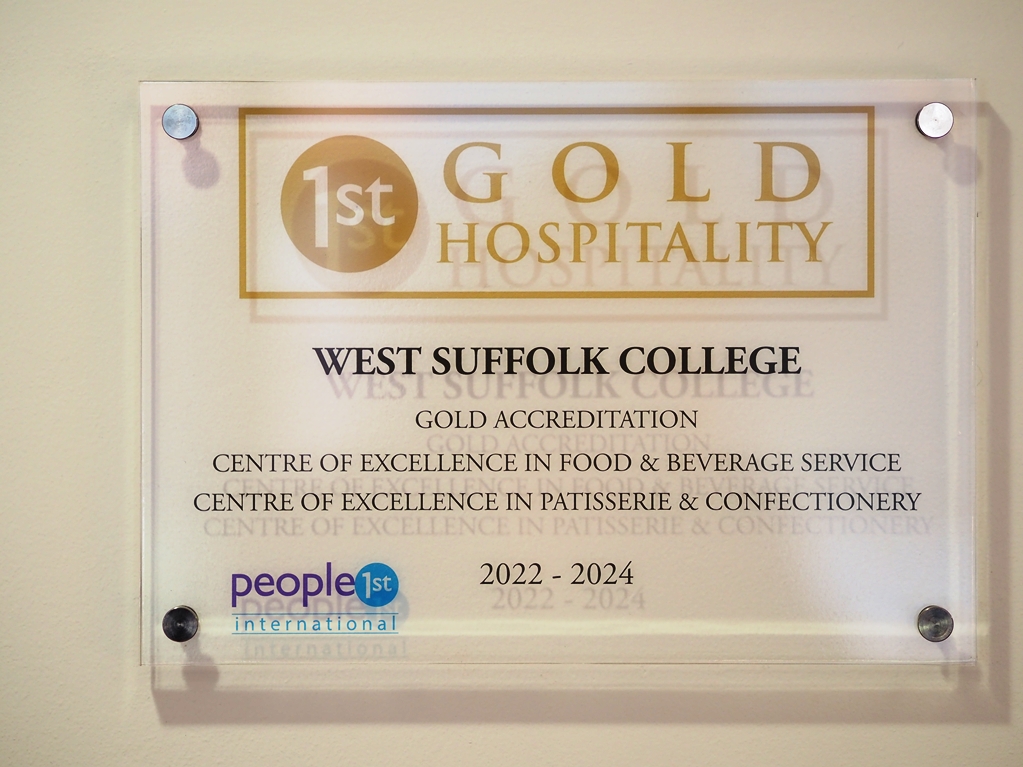 3 Gold hospitality awards