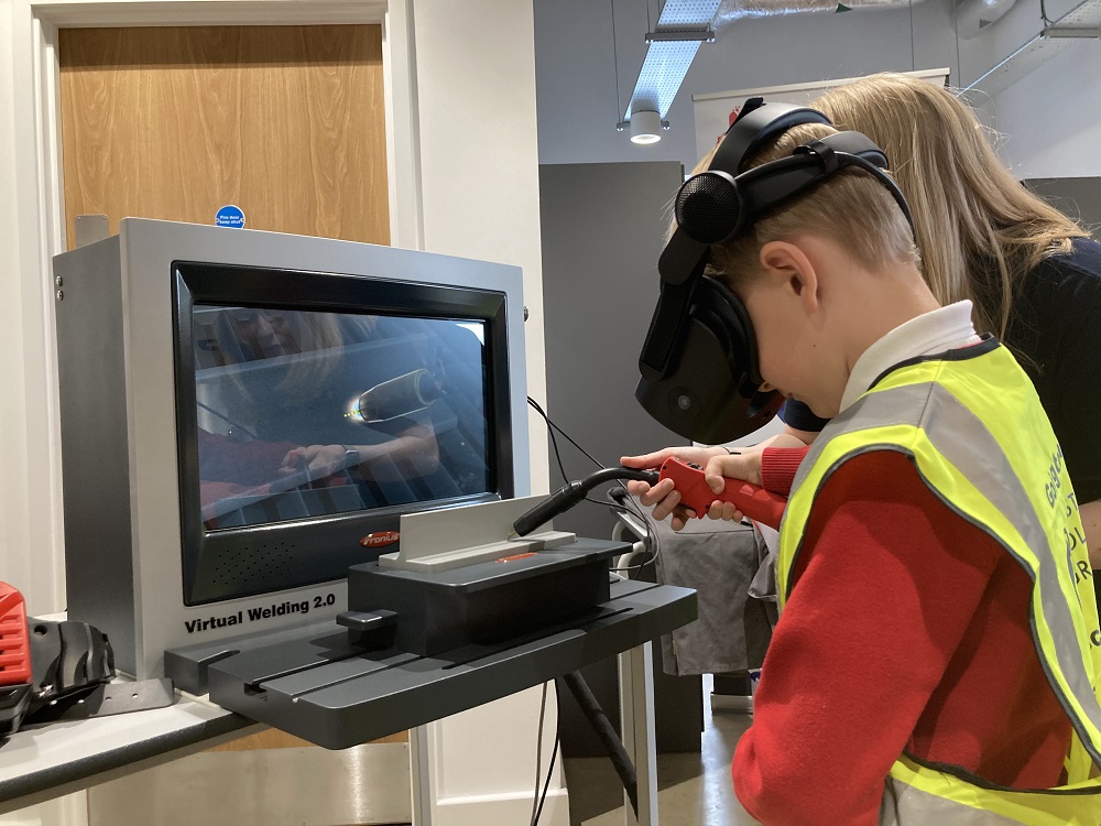 A pupil practicing virtual welding